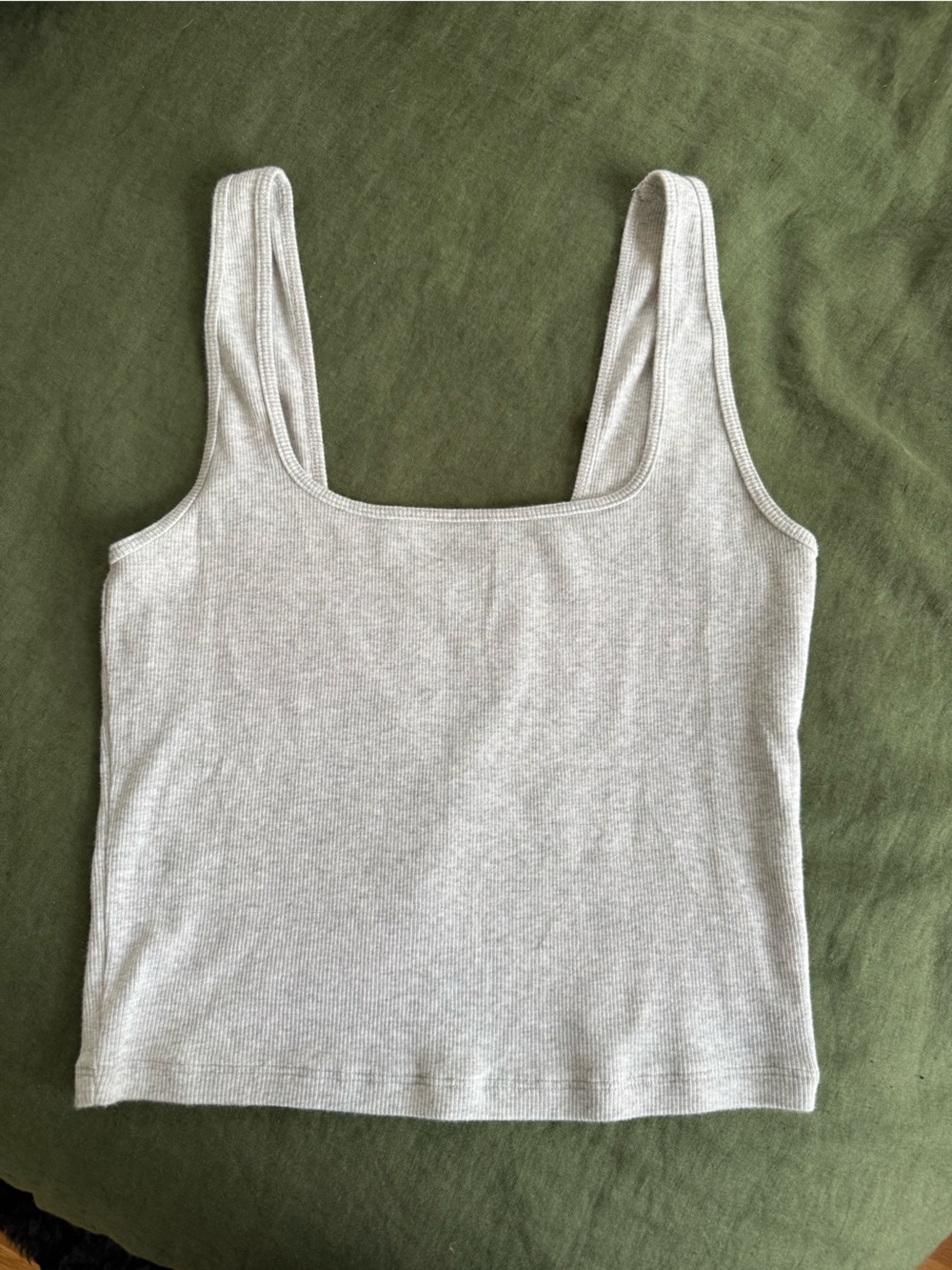 Abercrombie & Fitch Light Gray Ribbed Crop Tank